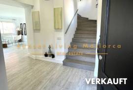 Lichtdurchflutete, renovierte Villa mit großzügigem Wohnbereich und eigenem Pool in gepflegter Anlage von Nova Santa Ponsa